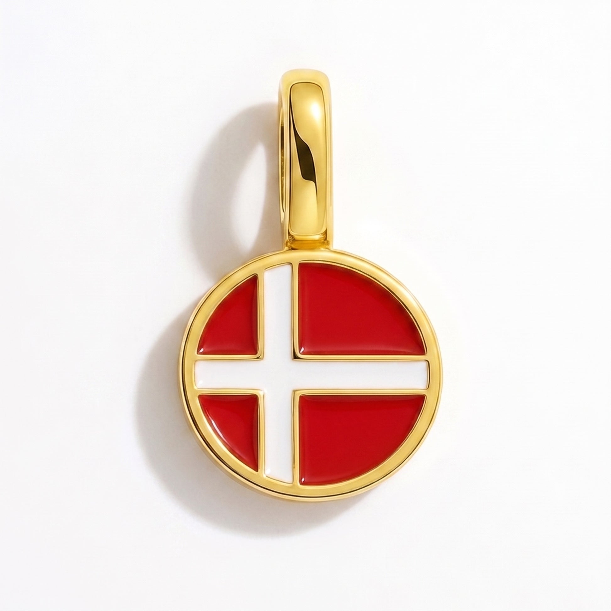 Flag charm Denmark – round gold