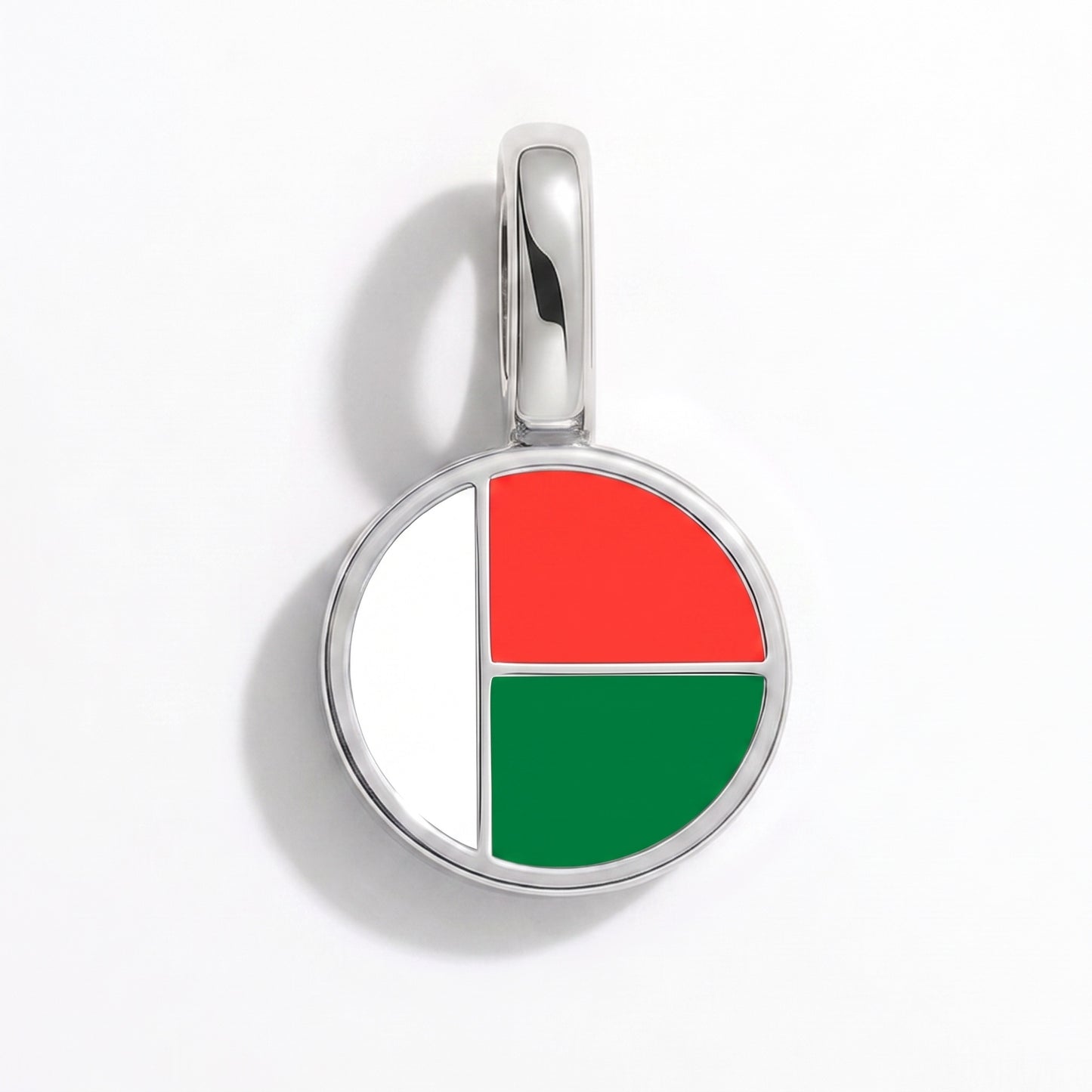 Flag charm Madagascar – round silver