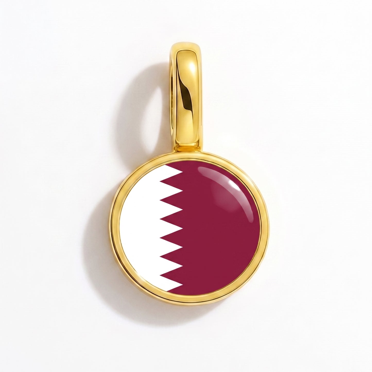 Flag charm Qatar – round gold