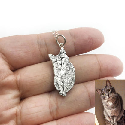 Personalized necklace with engraving