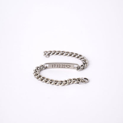 Partner bracelets with engraving