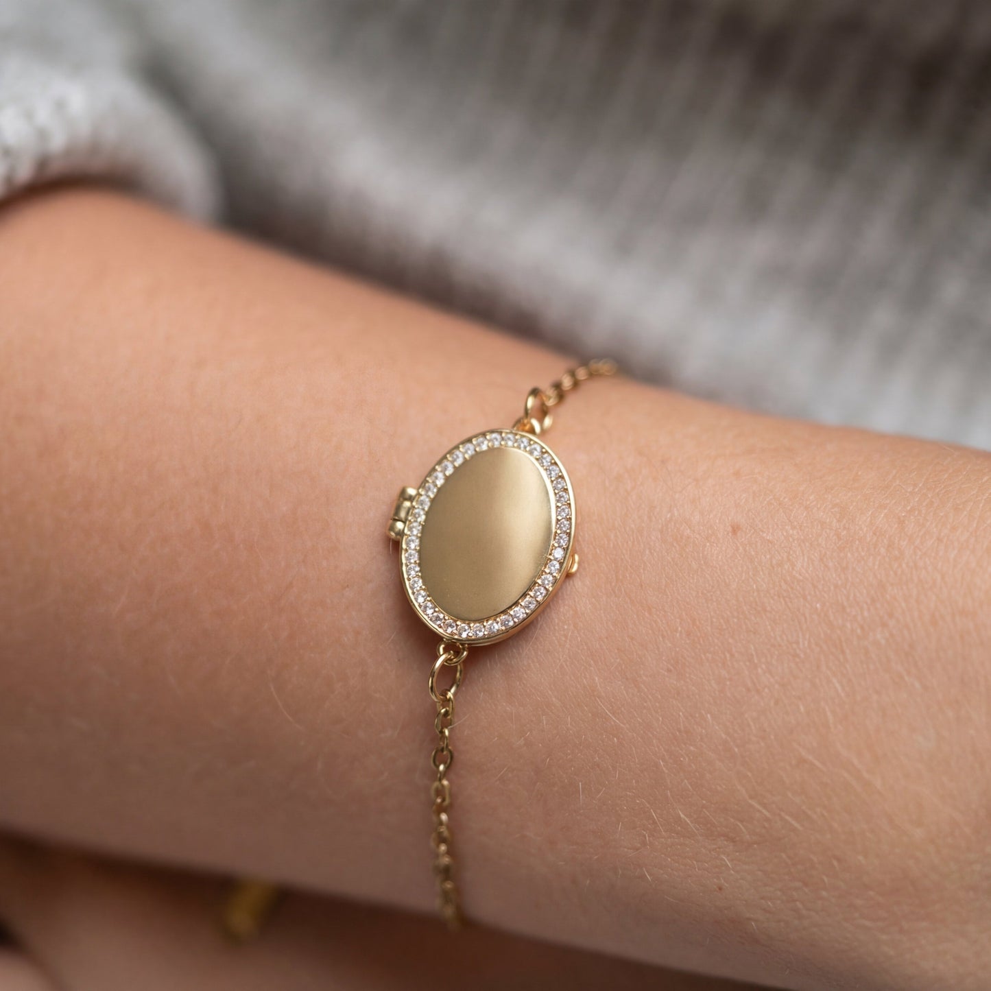 Locket Bracelet with Photo - Oval
